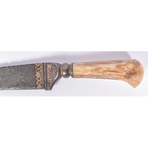 55 - An original 19th Century Persian / Iranian Qajar Dynasty Kard dagger. Bone hilt surrounding the tang... 