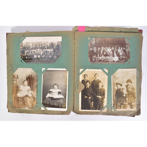 6 - Postcards - a WWI First World War interest single-owner collection of postcards, most being addresse... 