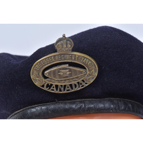 70 - A WWII Second World War Canadian Essex Regiment ( Tank) / Windsor Regiment beret. Blue wool with bla... 