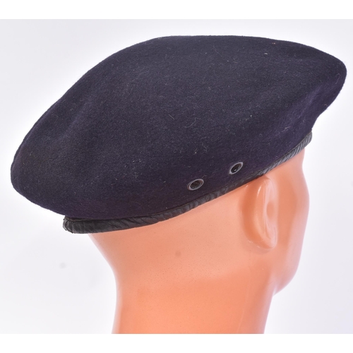 70 - A WWII Second World War Canadian Essex Regiment ( Tank) / Windsor Regiment beret. Blue wool with bla... 