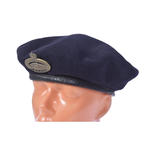 70 - A WWII Second World War Canadian Essex Regiment ( Tank) / Windsor Regiment beret. Blue wool with bla... 