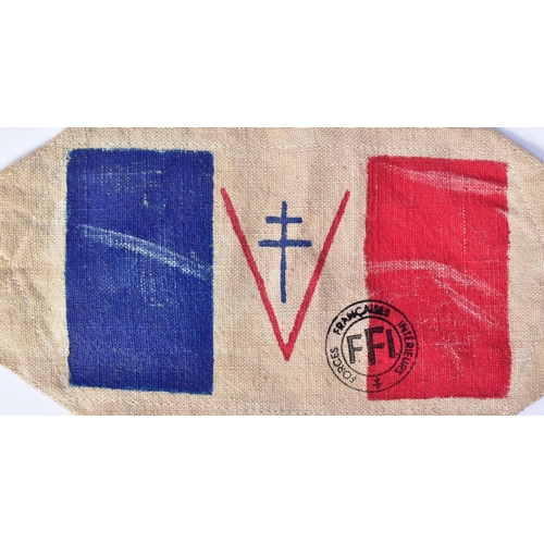 74 - A WWII Second World War Free French Resistance arm band. Linen construction painted with the French ... 