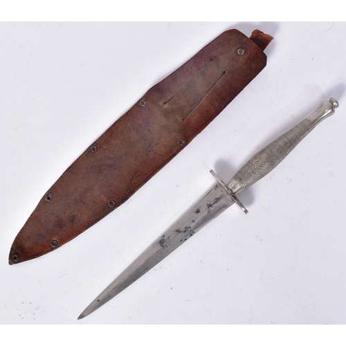 80 - An early WWII Second World War variant of the Fairbairn Sykes commando fighting knife. The blade etc... 