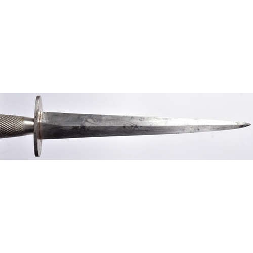 80 - An early WWII Second World War variant of the Fairbairn Sykes commando fighting knife. The blade etc... 