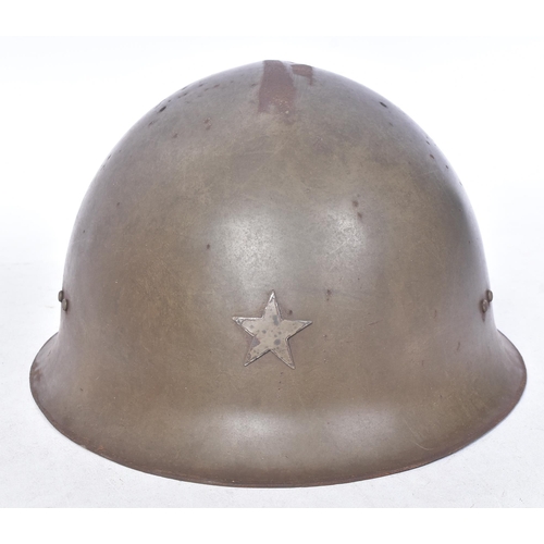 89 - A WWII Second World War Imperial Japanese Army Type 90 steel combat helmet with star insignia badge,... 