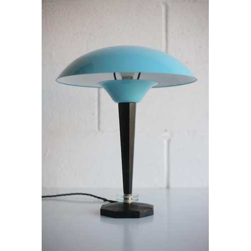 236 - A vintage 20th century 1930s Art Deco modernist Bauhaus style table / desk lamp light. The lamp havi... 