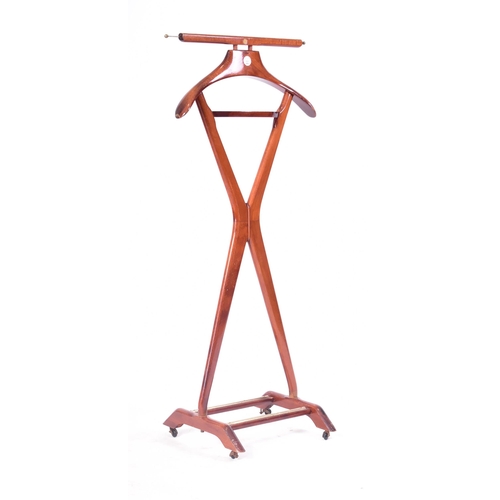 241 - Fratelli Reguitti - A retro mid 20th century wooden butler valet gentleman's stand. The stand having... 