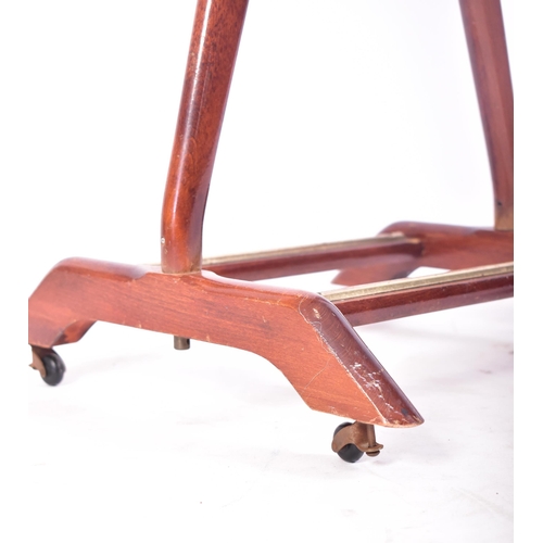 241 - Fratelli Reguitti - A retro mid 20th century wooden butler valet gentleman's stand. The stand having... 