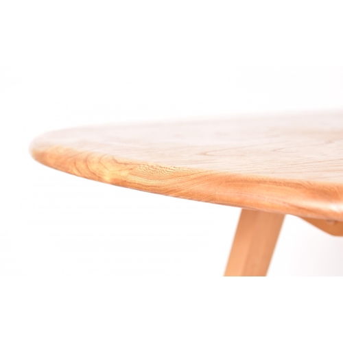 25 - Lucian Ercolani for Ercol Furniture - A retro 20th century Windsor pattern beech and elm drop-leaf d... 