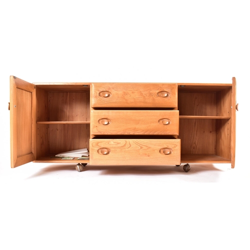 30 - Lucian Ercolani for Ercol - Windsor Range - A retro 20th century beech and elm sideboard credenza. T... 