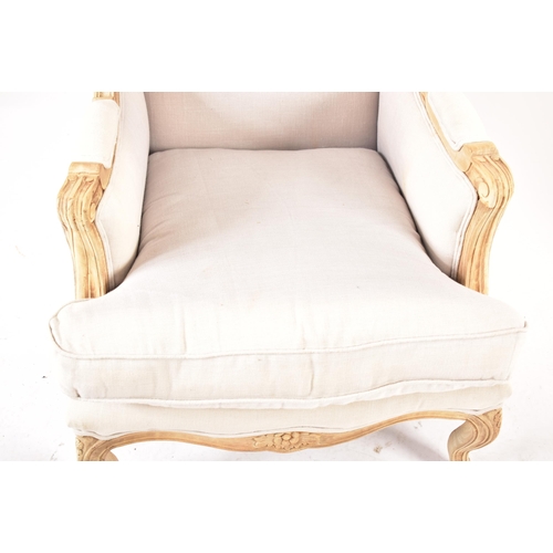 345 - Roche Bobois - Paris -  A pair of French high end design contemporary white painted and linen uphols... 