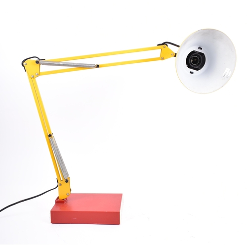 522 - A retro 20th century 1960s Italian Anglepoise desk lamp light. The lamp having a pendant shade finis... 