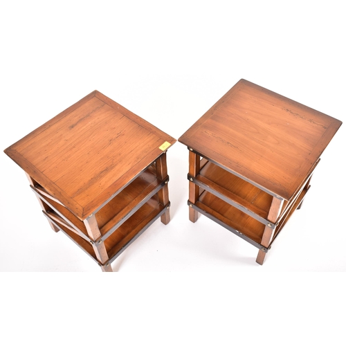 63 - Roche Bobois - Paris - A pair of Architecte II end tables. The side low tables having a a squared fl... 