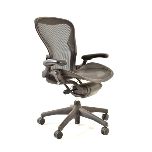 605 - Bill Stumpf and Don Chadwick for Herman Miller - Aeron - A contemporary office swivel desk chair wit... 