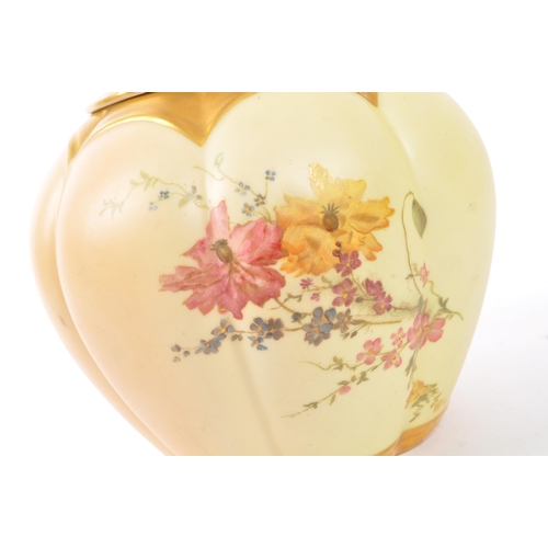 10 - Royal Worcester - A 19th century Victorian circa 1880s Royal Worcester bone china ivory blush melon ... 