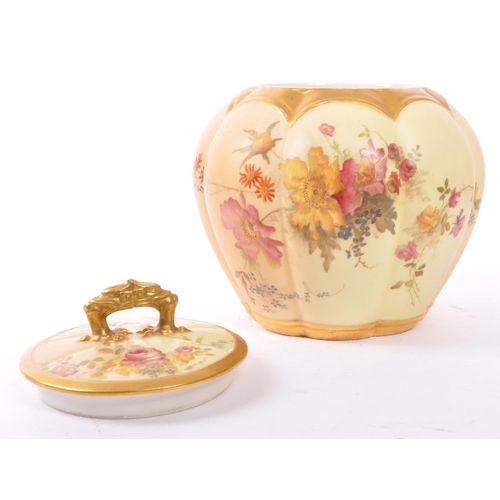 10 - Royal Worcester - A 19th century Victorian circa 1880s Royal Worcester bone china ivory blush melon ... 