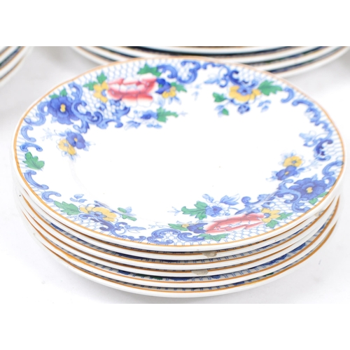 370 - Booths Pottery - A collection of early 19th century silicon china dinner service plates. To include ... 