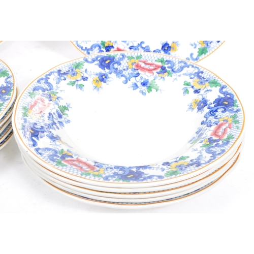 370 - Booths Pottery - A collection of early 19th century silicon china dinner service plates. To include ... 