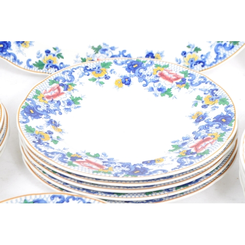 370 - Booths Pottery - A collection of early 19th century silicon china dinner service plates. To include ... 