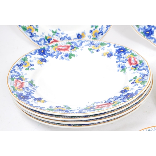 370 - Booths Pottery - A collection of early 19th century silicon china dinner service plates. To include ... 