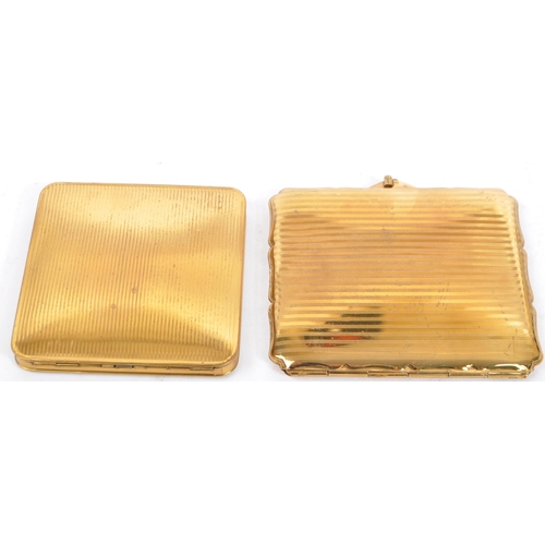 375 - A collection of vintage 20th century vanity compacts and cigarette cases. To include a vintage compa... 