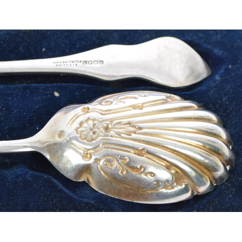 389 - A pair of 20th Century silver plated serving spoons, in original fitted box, by John Batt & Co Ltd, ... 