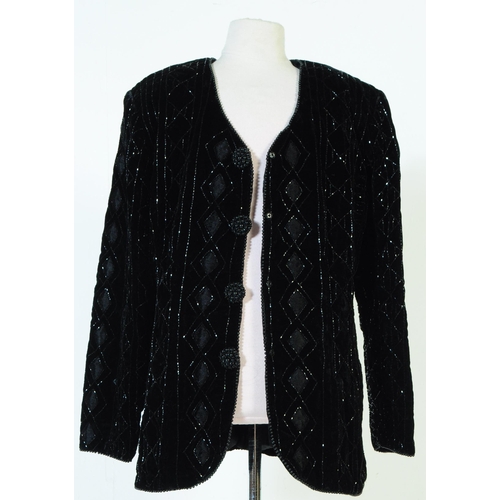 391 - Gina Bacconi - A vintage 20th century Gina Bacconi velvet beaded evening jacket accompanied by a vel... 