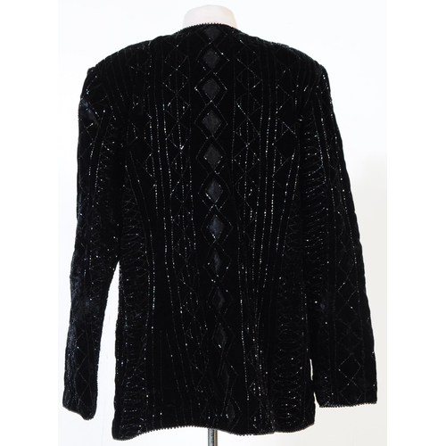 391 - Gina Bacconi - A vintage 20th century Gina Bacconi velvet beaded evening jacket accompanied by a vel... 