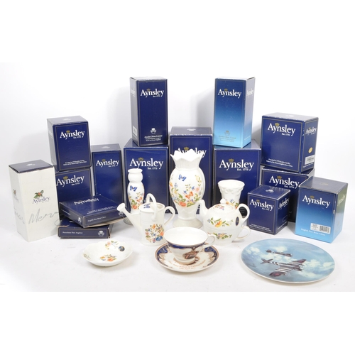 45 - Aynsley - A collection of vintage 20th century china porcelain boxed items. To include, most in the ... 