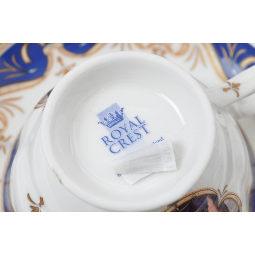 45 - Aynsley - A collection of vintage 20th century china porcelain boxed items. To include, most in the ... 