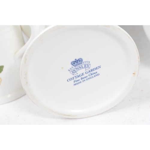 45 - Aynsley - A collection of vintage 20th century china porcelain boxed items. To include, most in the ... 