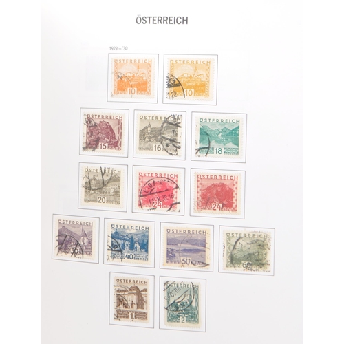 462 - A collection of two vintage 20th century Austrian Osterreich Davo stamps albums. The lot to include ... 