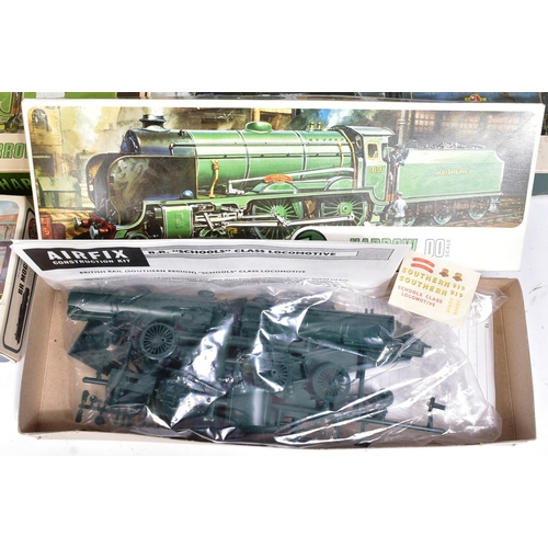 103 - Model Kits - a collection of x10 vintage Airfix OO gauge plastic model kits of locomotive interest c... 