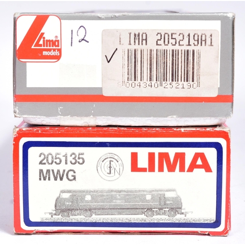 104 - Two vintage Lima OO gauge model railway trainset locomotive diesel engines, comprising of: No. 20513... 