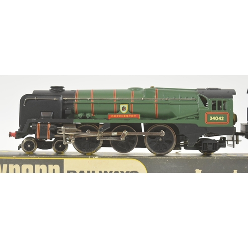 116 - Model Railway - an original Wrenn made OO gauge model railway trainset locomotive engine No. 2236 Re... 