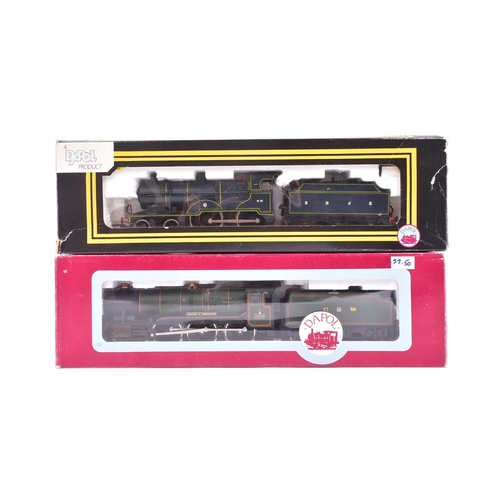 117 - Two vintage Dapol OO gauge model railway trainset locomotive engines, comprising of: D/3 4-6-0 Count... 