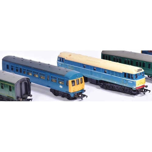 124 - Model Railway - a collection of x7 assorted OO gauge model railway trainset locomotives. Largely die... 