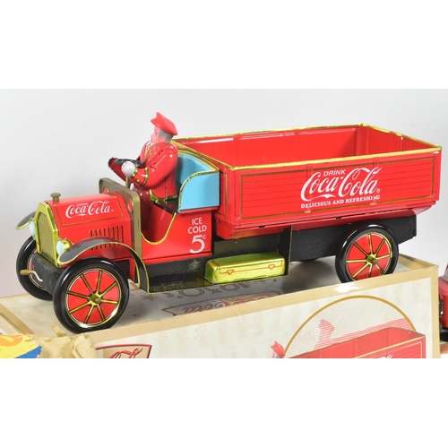 139 - Tinplate Toys - a collection of vintage tinplate clockwork / mechanical toys comprising a Russian ma... 