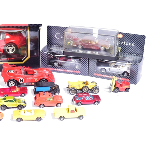 142 - Diecast - a collection of assorted boxed and loose diecast model cars of various scales and makers t... 