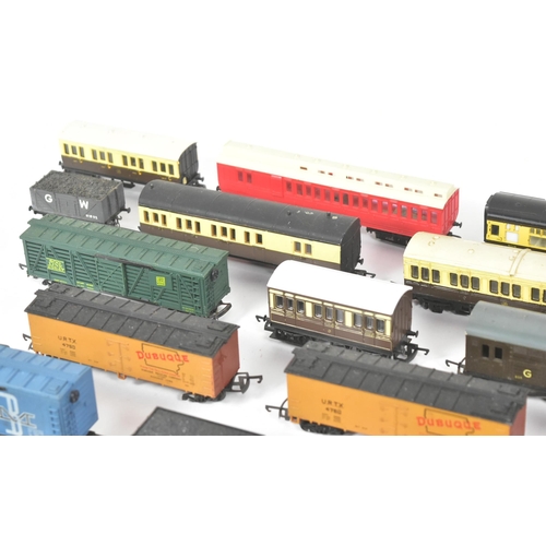 148 - Model Railway - a collection of assorted OO gauge model railway trainset locomotive rolling stock wa... 