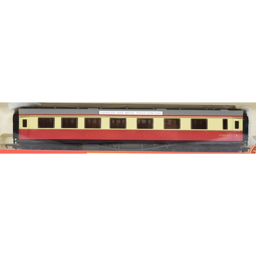 154 - Four vintage Hornby OO gauge model railway trainset coaches, comprising of x3 R4028 BR Centenary Com... 