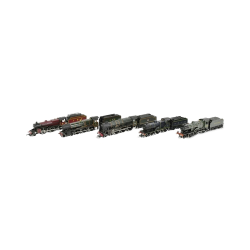 166 - Model Railway - a collection of x5 assorted OO gauge model railway trainset locomotive engines to in... 