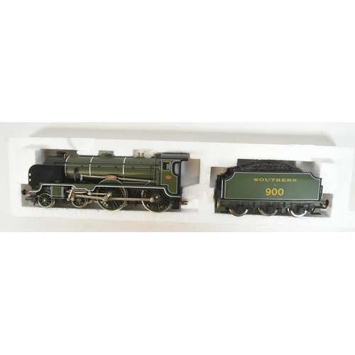 174 - Three vintage Hornby OO gauge model railway trainset locomotive engines, comprising of; R.832 LMS 4-... 