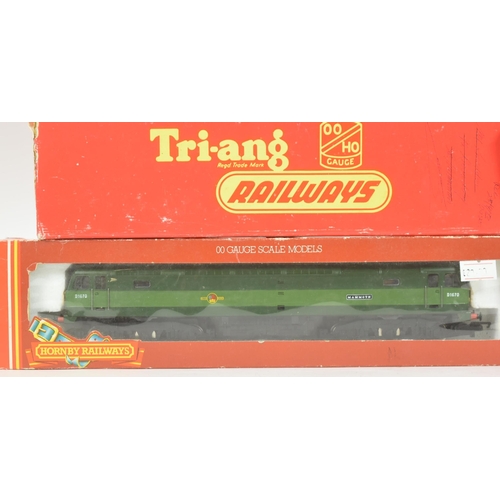 192 - Model Railway - a collection of x5 vintage Triang / Hornby OO gauge model railway to include; Pullma... 