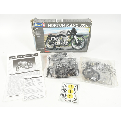 197 - Model Kits - x2 original Revell made plastic model kits comprising 1/12 scale Custom Chopper Aces Wi... 