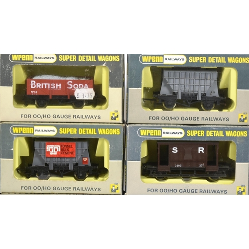 224 - Model Railway - a  collection of x20 Wrenn OO gauge model railway trainset rolling stock, to include... 