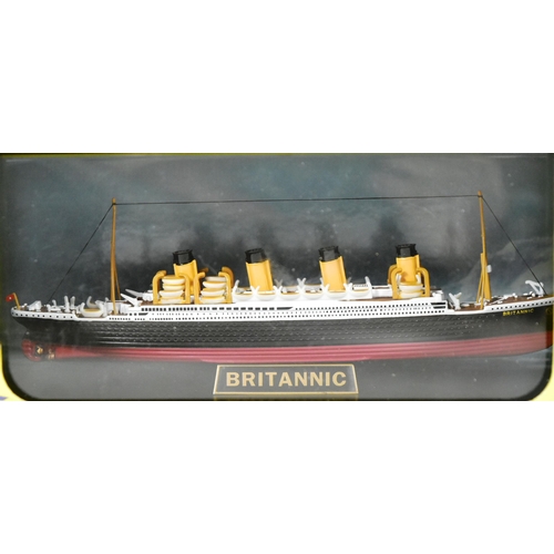 230 - White Star Line - Gilbow - two White Star Line diecast 1/1750 scale models E10004 RMS Britannic and ... 