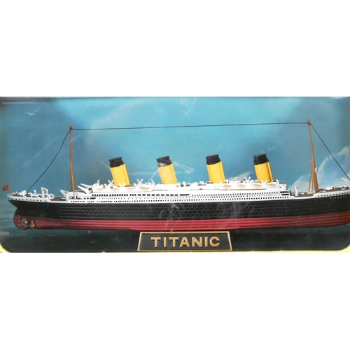 230 - White Star Line - Gilbow - two White Star Line diecast 1/1750 scale models E10004 RMS Britannic and ... 