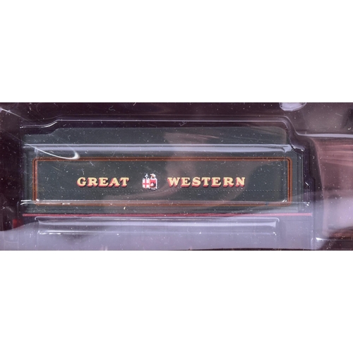 243 - Two vintage Hornby OO gauge model railway trainset locomotive engines, comprising of; R292 GWR 4-6-0... 