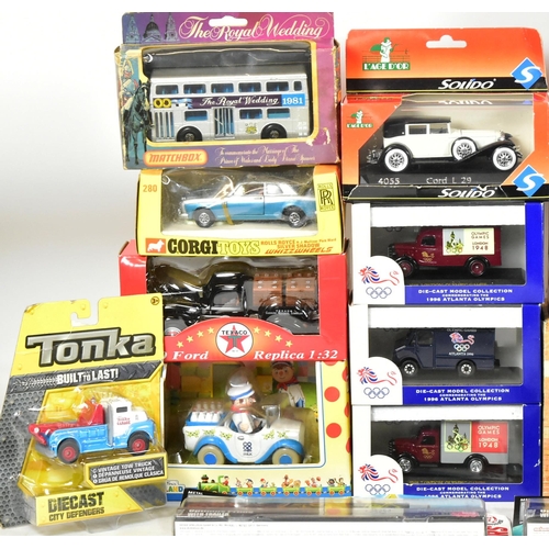 245 - Diecast - a collection of approx x20 assorted boxed diecast models of various make, to include: Corg... 